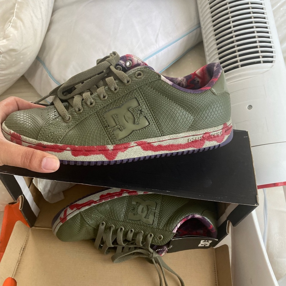 Mens shoes